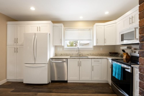 10019 Siddall Rd, Sidney, BC 