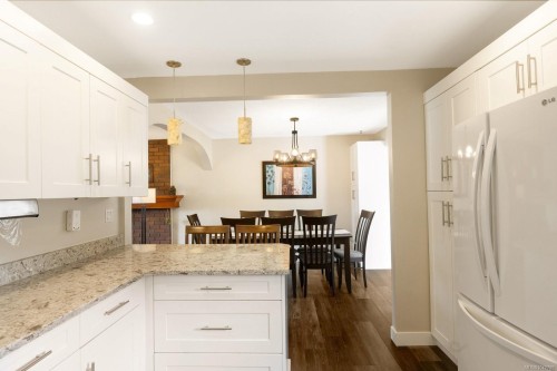 10019 Siddall Rd, Sidney, BC 