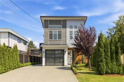 1176 Clarke Rd  Central Saanich, BC V8M 1E3