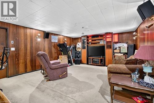 2440 Cyprus Avenue, Burlington, ON 