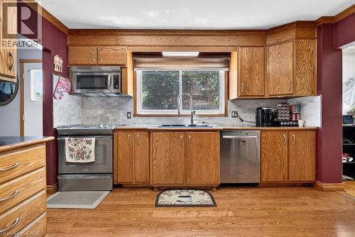 2440 Cyprus Avenue, Burlington, ON 