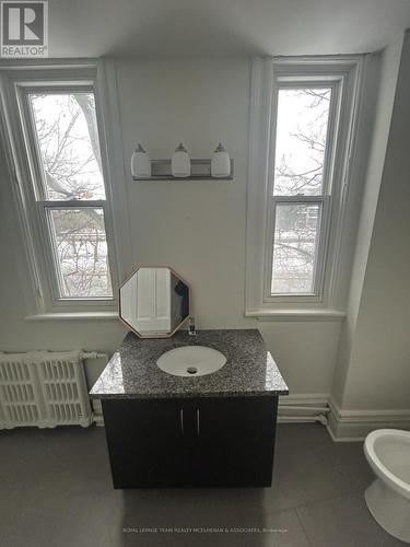 92 Queen Elizabeth Drive, Ottawa, ON 