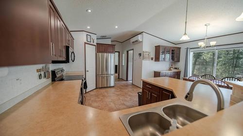 6524 Mcdonald Loop Road, Grasmere, BC 