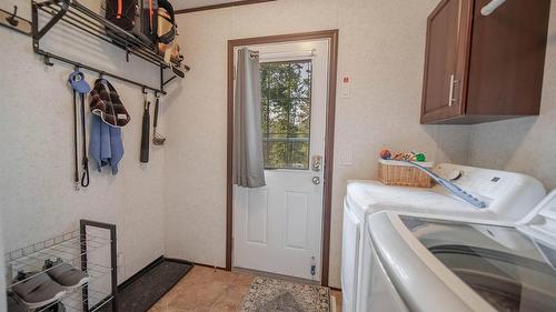 6524 Mcdonald Loop Road, Grasmere, BC 