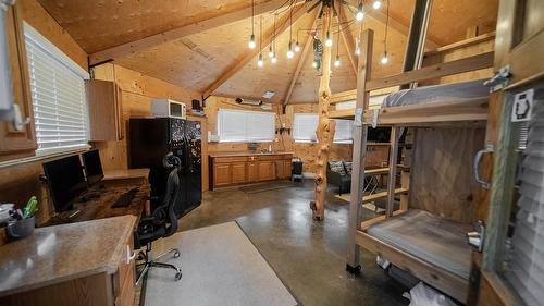 6524 Mcdonald Loop Road, Grasmere, BC 