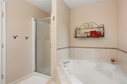 3255 Folkestone Dr, Nanaimo, BC 