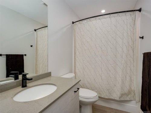 #108A-2461 Gateway Rd, Langford, BC - Indoor Photo Showing Bathroom