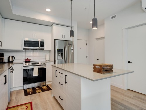 #108A-2461 Gateway Rd, Langford, BC - Indoor Photo Showing Kitchen With Upgraded Kitchen