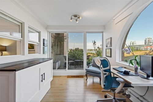 #101-640 Montreal St  Victoria, BC V8V 1Z8