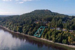 4569 Cordova Bay Rd Saanich, BC V8X 3V6