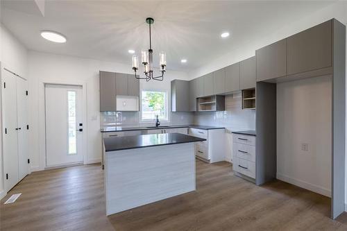 1930 Elgin Ave, Winnipeg, MB 