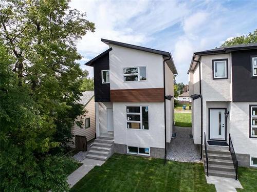 1928 Elgin Ave, Winnipeg, MB 