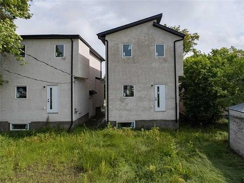 1928 Elgin Ave, Winnipeg, MB 