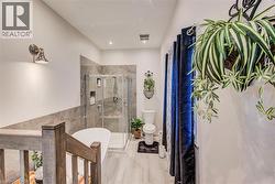 Ensuite Bathroom - 