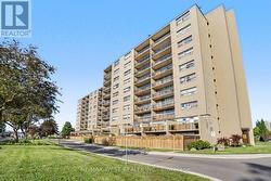 807 - 15 NICKLAUS DRIVE Hamilton, ON L8K 5J5