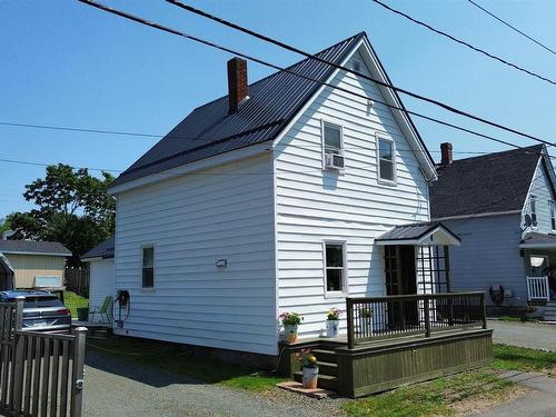4 Victoria Street, Springhill, NS 
