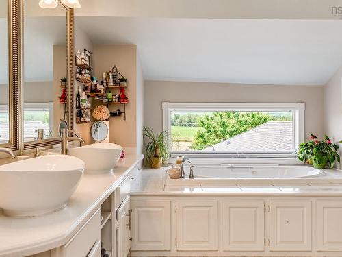 8843 221 Highway, Sheffield Mills, NS 
