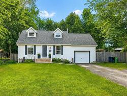 30 Pleasant Street  Kentville, NS B4N 1E8