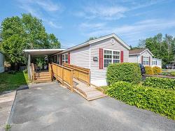 17 Lynn Court  Lower Sackville, NS B4C 2K5