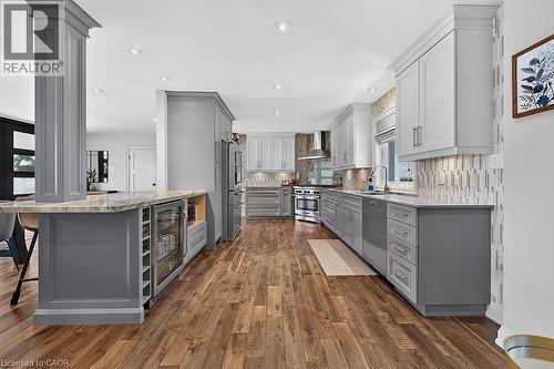 26 Freeland Court, Hamilton, ON - Indoor Photo Showing Kitchen With Upgraded Kitchen