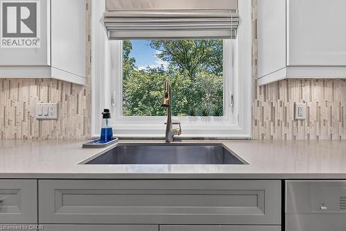 26 Freeland Court, Hamilton, ON - Indoor Photo Showing Kitchen