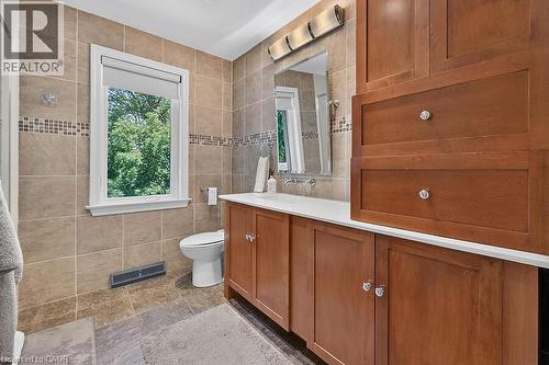 26 Freeland Court, Hamilton, ON - Indoor Photo Showing Bathroom