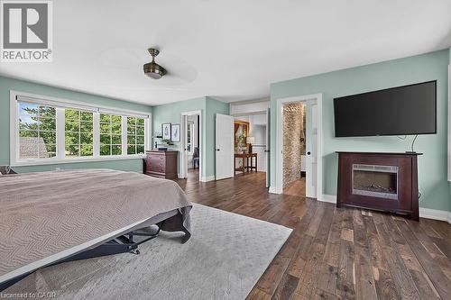 26 Freeland Court, Hamilton, ON - Indoor Photo Showing Bedroom With Fireplace