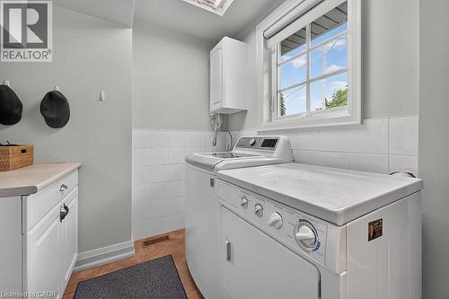 26 Freeland Court, Hamilton, ON - Indoor Photo Showing Laundry Room