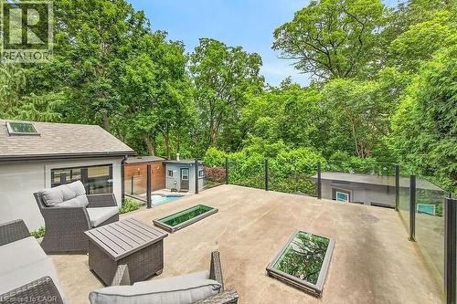 26 Freeland Court, Hamilton, ON - Outdoor
