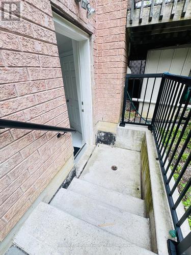 933 RED DEER AVENUE , Oshawa, Ontario L1K 0C4 4