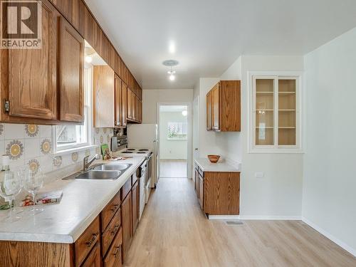 720 Third Street, Nelson, BC - Indoor Photo Showing Kitchen With Double Sink