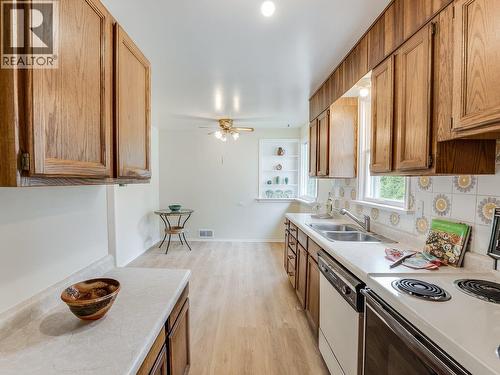 720 Third Street, Nelson, BC - Indoor Photo Showing Kitchen With Double Sink