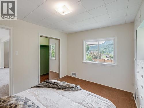 720 Third Street, Nelson, BC - Indoor Photo Showing Bedroom