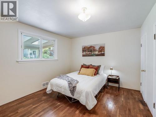 720 Third Street, Nelson, BC - Indoor Photo Showing Bedroom