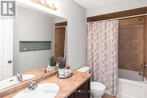 4pc guest bathroom on the 2nd floor - 22 - 45 Seabreeze Crescent, Hamilton, ON 