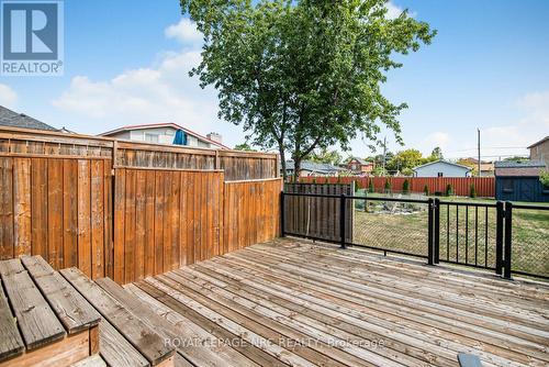Back view - 22 - 45 Seabreeze Crescent, Hamilton, ON 