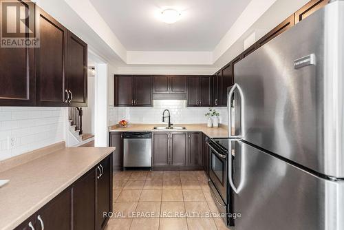 Plenty of cabinetry and counter space - 22 - 45 Seabreeze Crescent, Hamilton, ON 