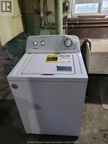 911 Langlois, Windsor, ON - Indoor Photo Showing Laundry Room