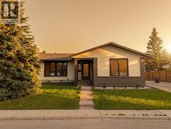 4904 Valiant Drive NW  Calgary, AB T3A 1X2