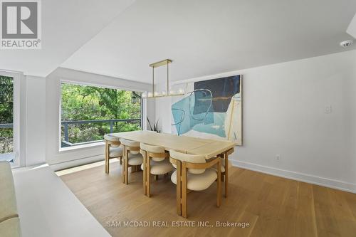 1273 Queen Victoria Avenue, Mississauga, ON - Indoor Photo Showing Dining Room
