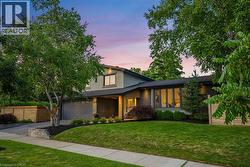 134 FAIRWOOD Place W  Burlington, ON L7T 4B6