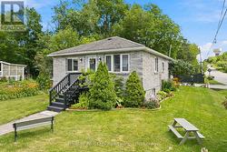 1 MAPLE GROVE STREET Whitchurch-Stouffville, ON L4A 7X3