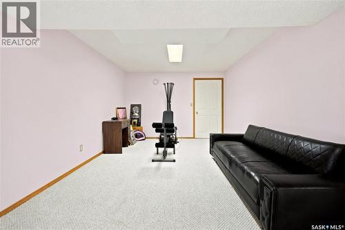 18 Greensboro Drive, Regina, SK 