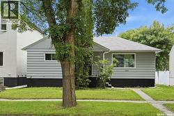 1318 B AVENUE N  Saskatoon, SK S7L 1G5