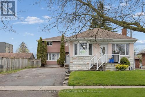 226 CROMWELL AVENUE  Oshawa, ON L1J 4T8
