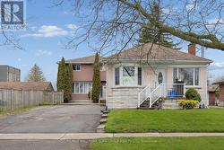 226 CROMWELL AVENUE  Oshawa, ON L1J 4T8