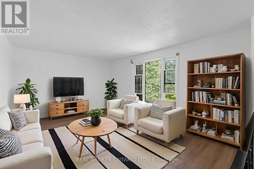 57 BERNICK DRIVE  Barrie, ON L4M 5C1