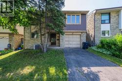 11 PUMFREY CRESCENT Toronto, ON M9V 4L5
