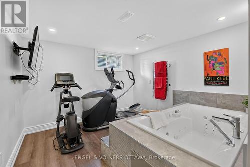 1907 Fairmeadow Crescent, Ottawa, ON 