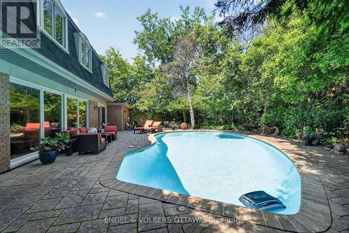 1907 Fairmeadow Crescent, Ottawa, ON 